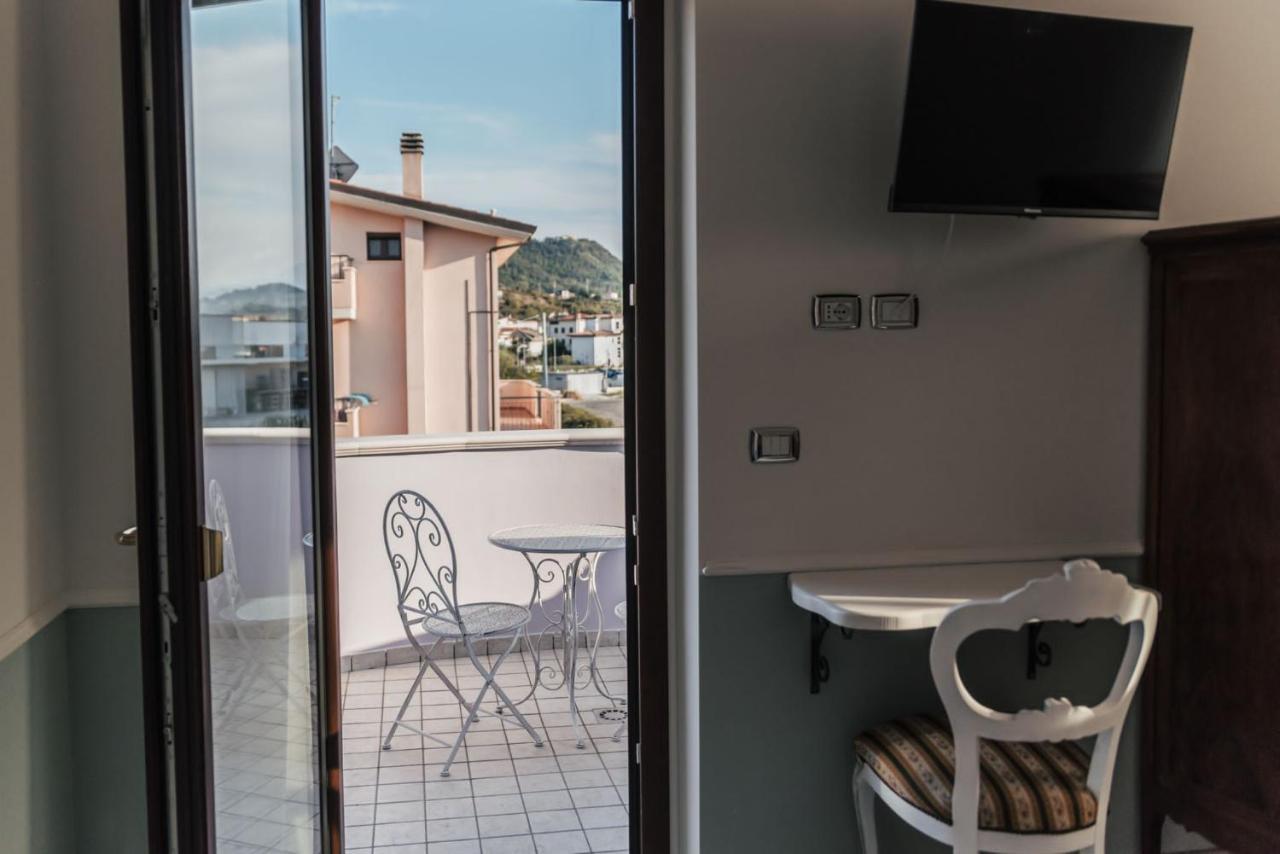 B&B Domus Aurea 20 San Giovanni Teatino Kültér fotó