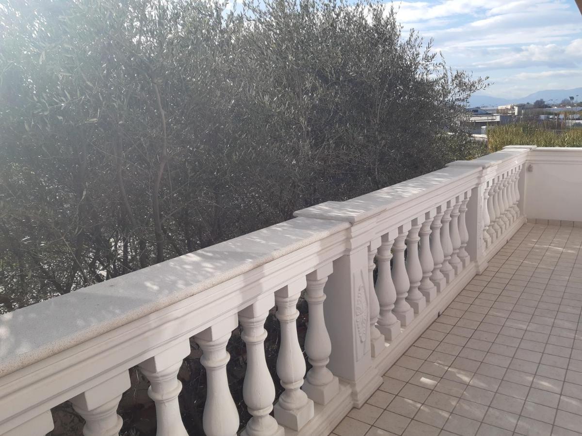 B&B Domus Aurea 20 San Giovanni Teatino Kültér fotó